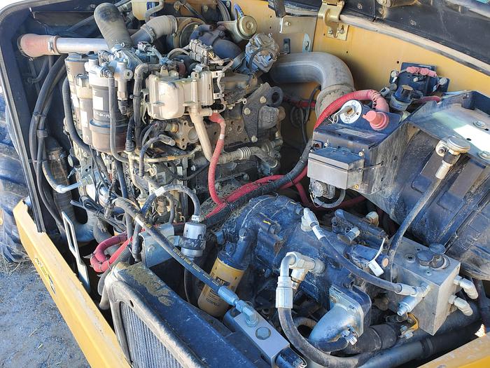 Used 2019 Caterpillar TH408D Telehandler