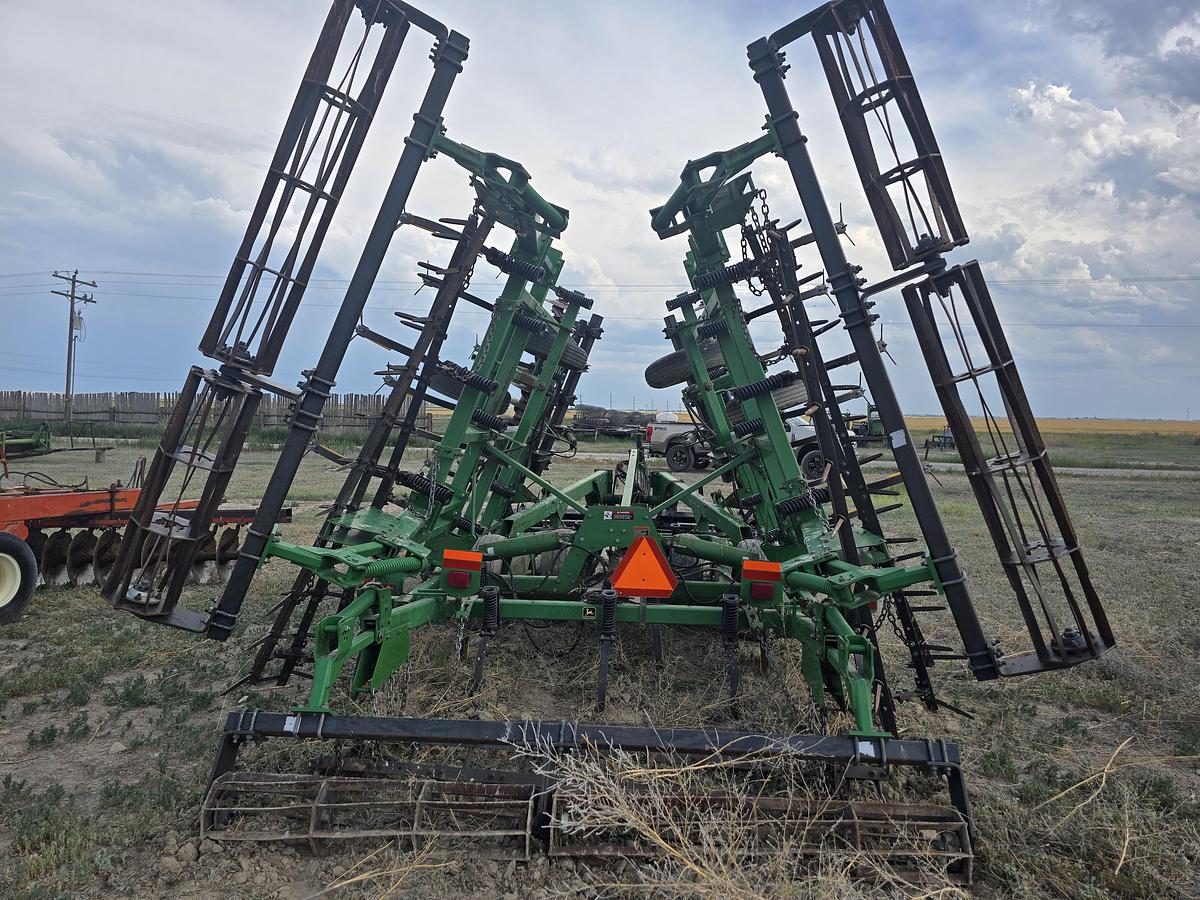 Used 27' John Deere 726 Soil Finisher