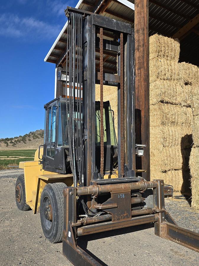 Used Hyster H210XL Hay Squeeze