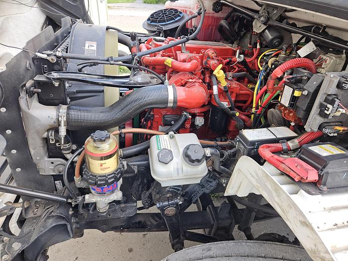 Used 2018 26' Freightliner Reefer Truck w/ Liftgate