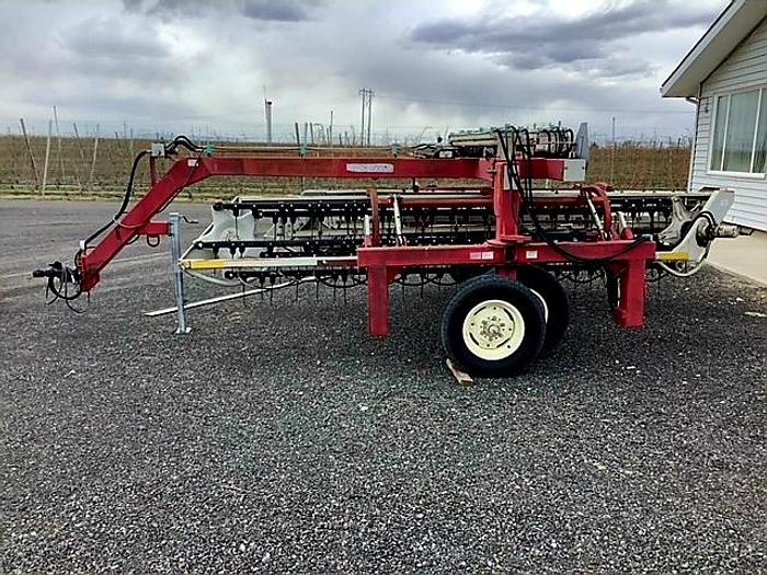 Used TwinStar 2030 Hay Rake