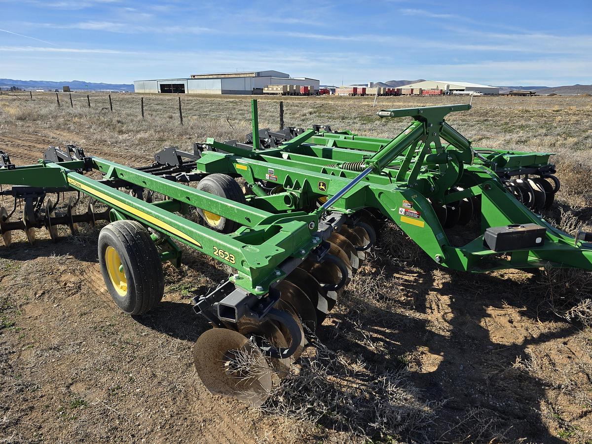 Used 20' John Deere 2623 Tandem Disk