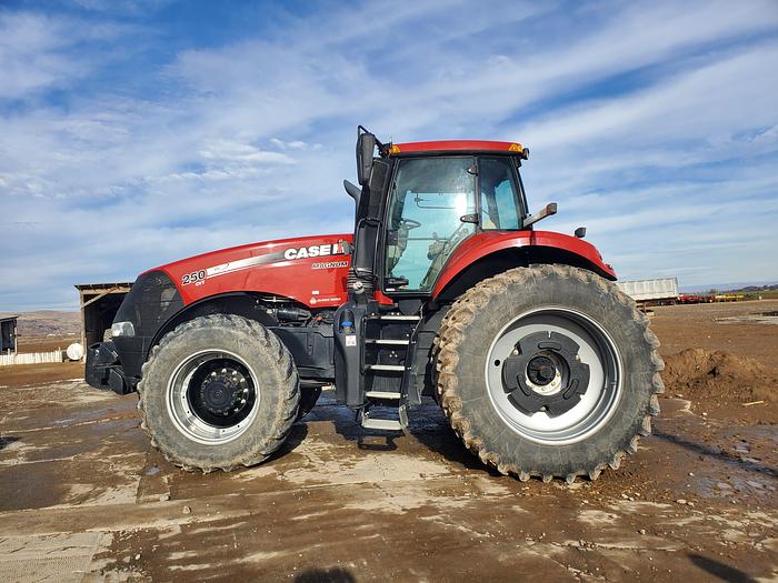 Used 2014 Case IH Magnum 250 CVT Tractor w/ 1900 hrs