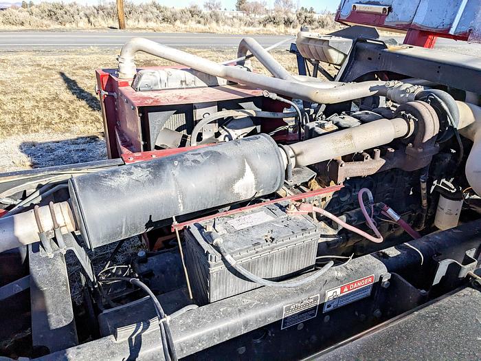 Used 2013 New Holland H9880 Balewagon w/ Mil-Stak + Small Chute - 3400 hrs