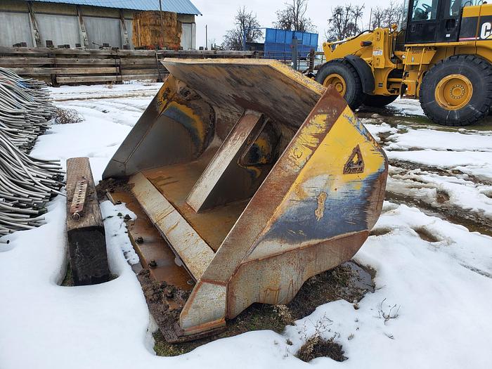 Used Dymax 4 cyd Roll-Out Bucket for Cat Wheel Loader