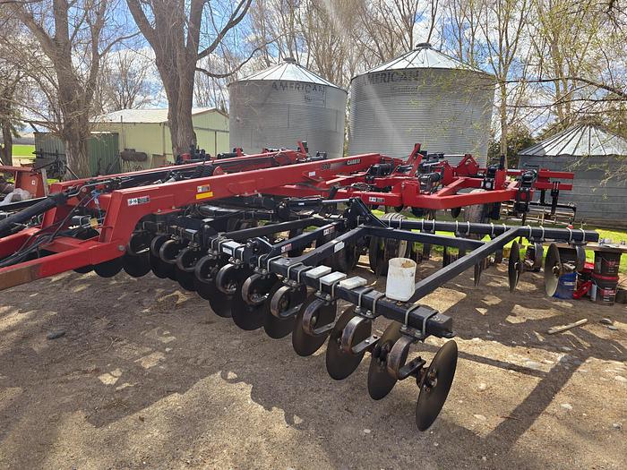 Used 13 Shank Case 870 Disk Ripper w/ New Disks