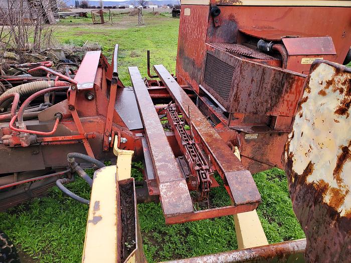 Used New Holland 1048 Balewagon