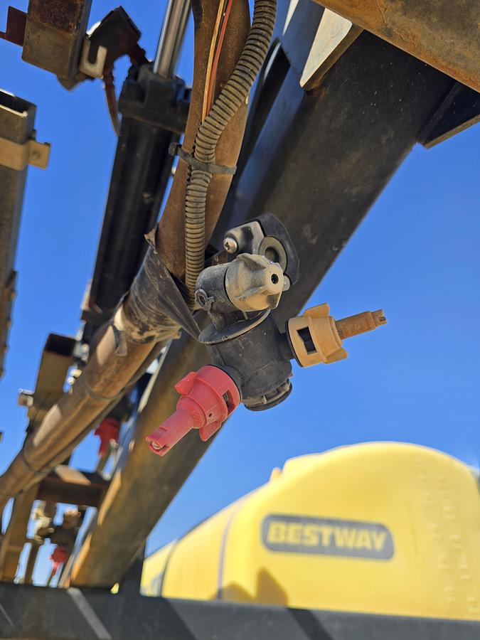 Used 80' BestWay 1000 Sprayer