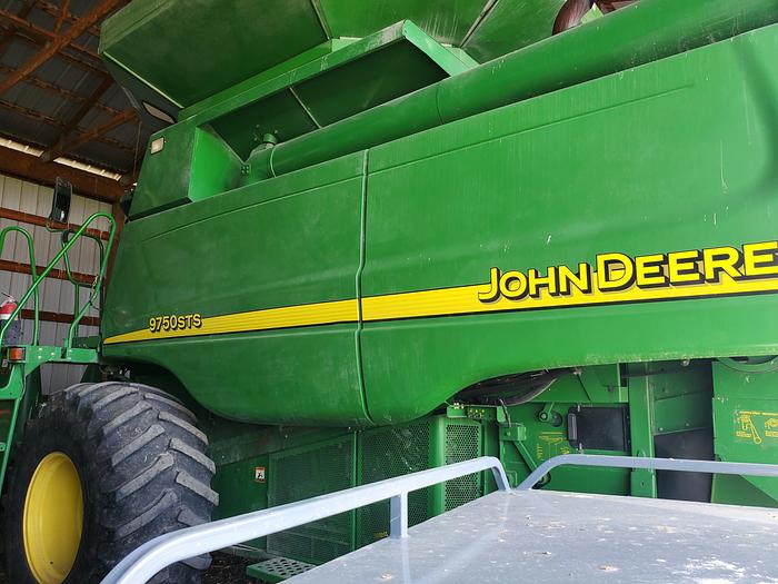 Used 2002 John Deere 9750STS Combine