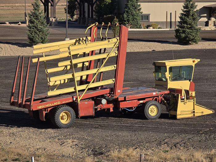 Used New Holland 1085 Balewagon