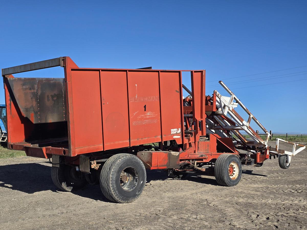 Used ** Going to Auction ** Freeman 5000 Bale Stacker