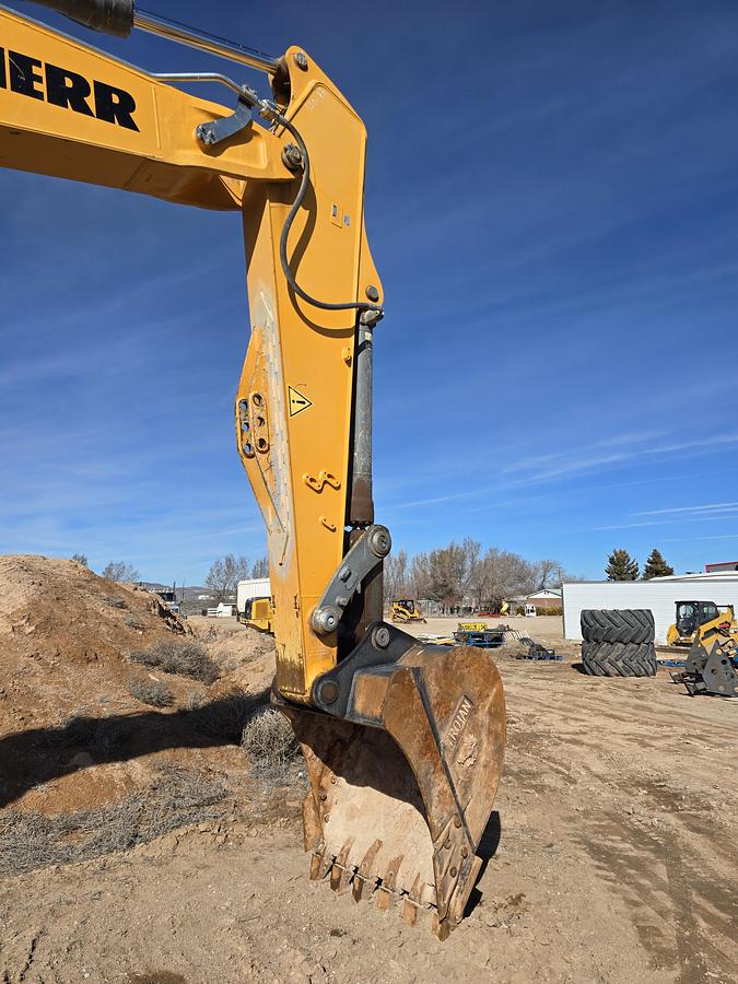 Used 2019 Liebherr R924 LC Excavator