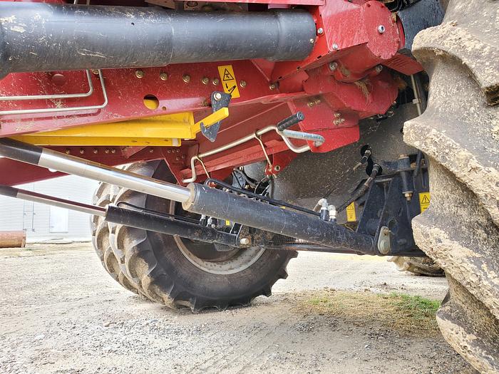 Used 2020 Case IH 9250 Combine w/ 1300 eng hrs
