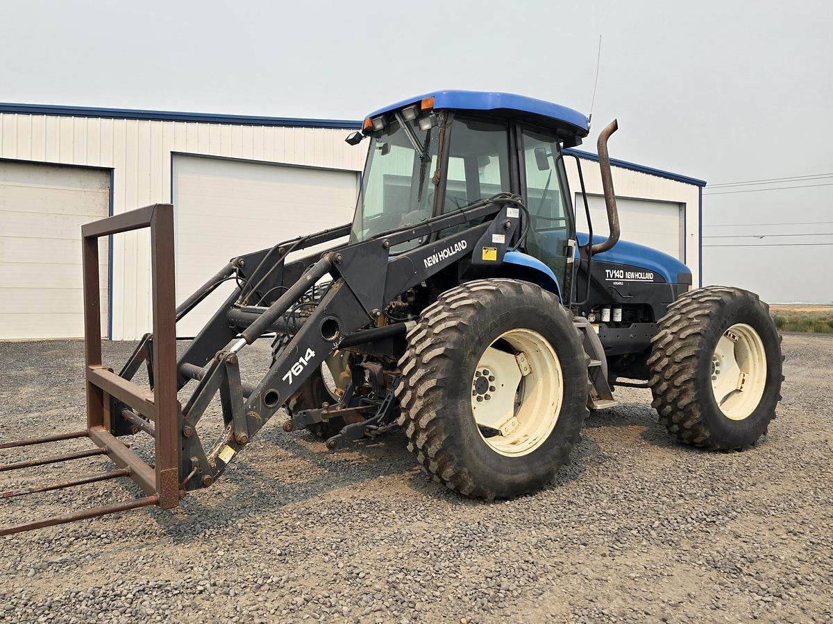 Used New Holland TV140 Bi-Directional Tractor w/ 3200 hrs