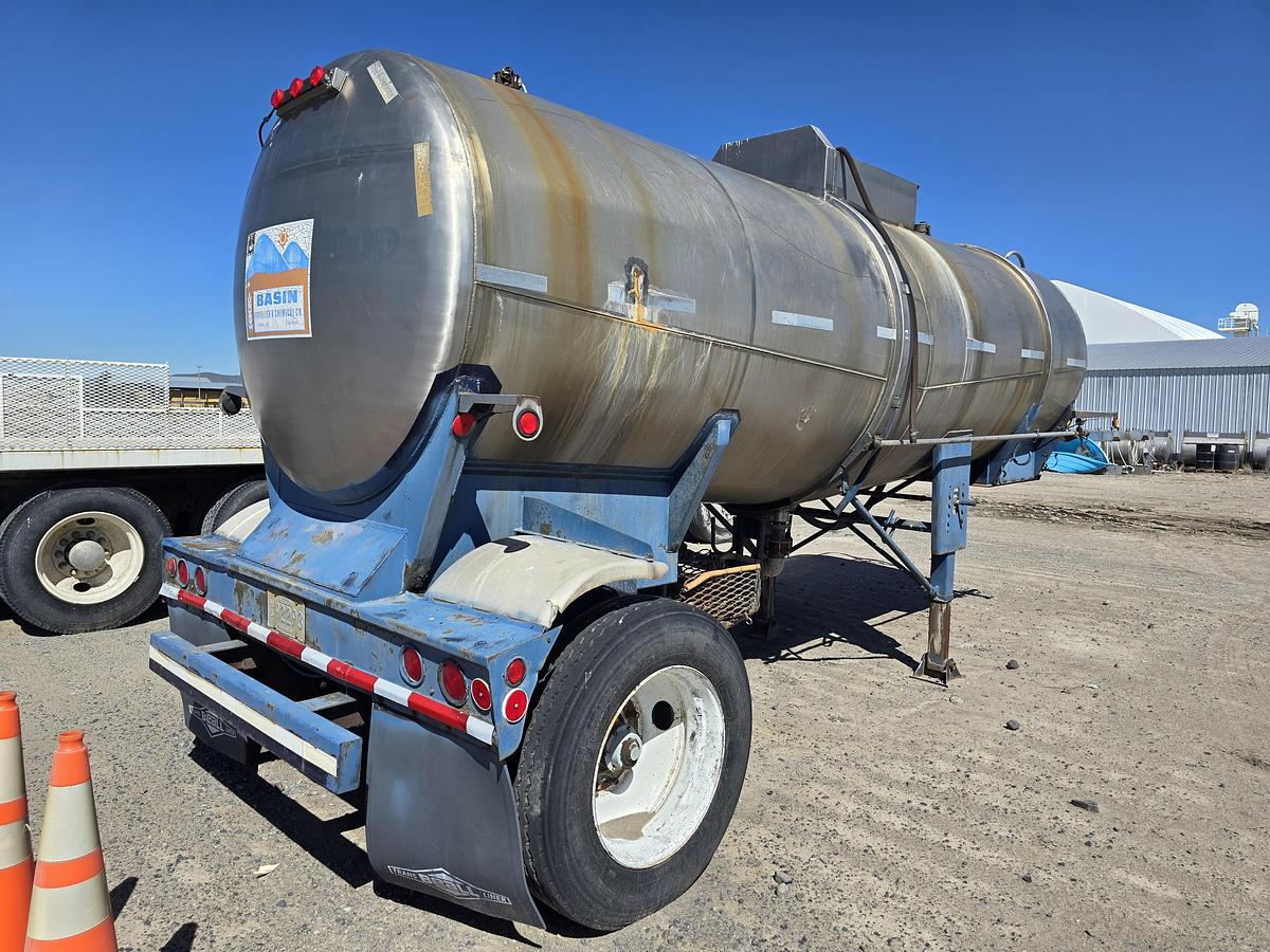Used 3000 gallon Beall Water Tank Trailer