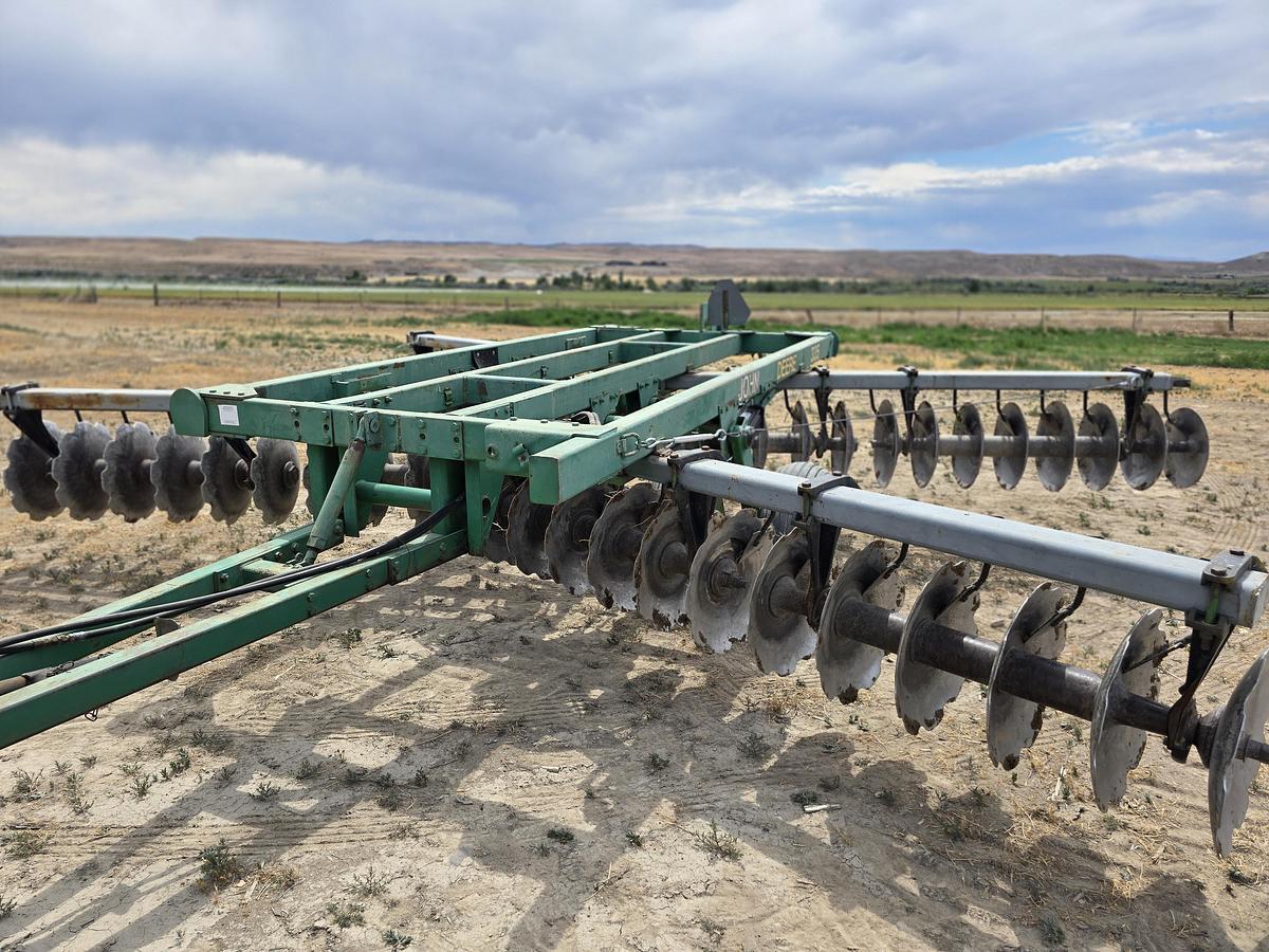 Used 21' John Deere 335 Tandem Disk