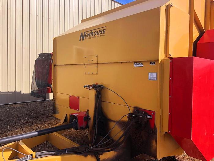 Used NewHouse C5000 Bale Processor / Feeder ** Excellent Condition **