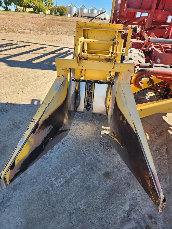 Used 2000 New Holland 1095 Balewagon w/ 3300 hrs