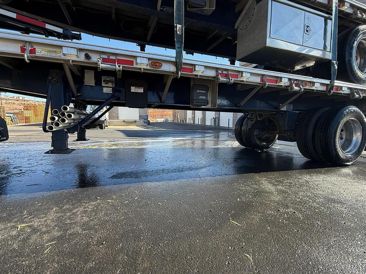 Used 28' + 28' 2021 Western Hay Trailer Set