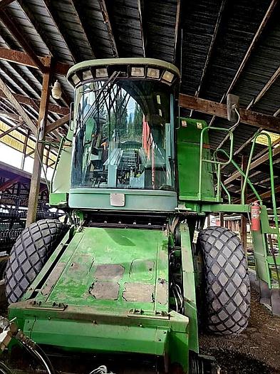 Used 1990 John Deere 9400 Combine w/ Grain Header