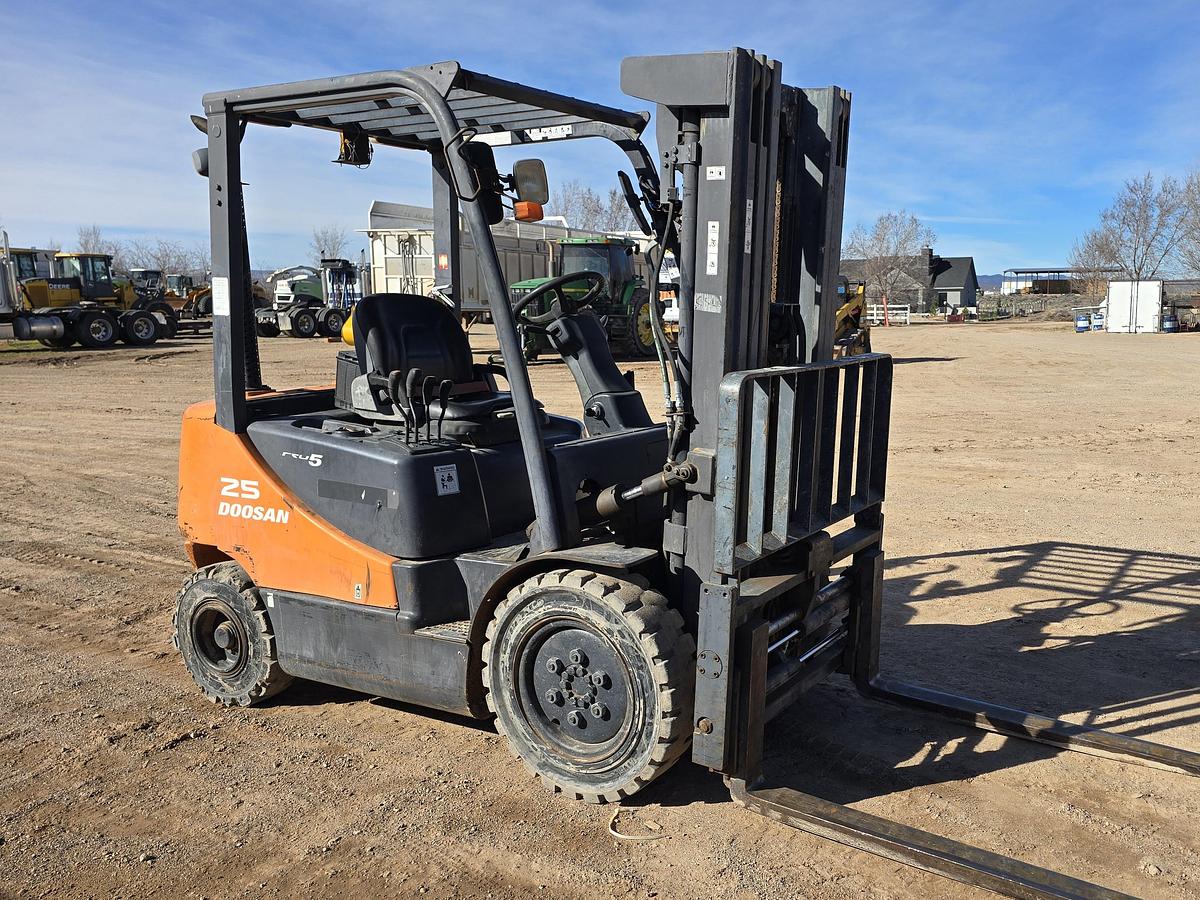 Used 2012 Doosan D25S Forklift