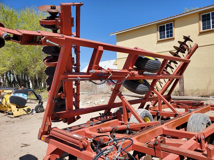 Used 33' Sunflower 1541 Tandem Disk