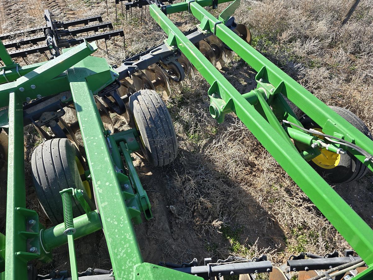Used 20' John Deere 2623 Tandem Disk