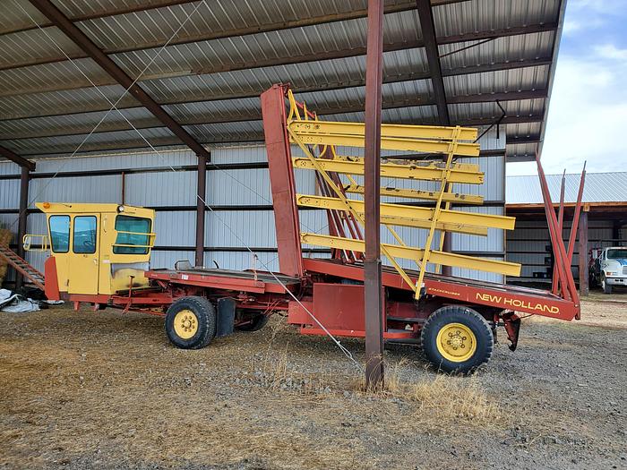 Used New Holland 1085 Balewagon w/ 4k hrs