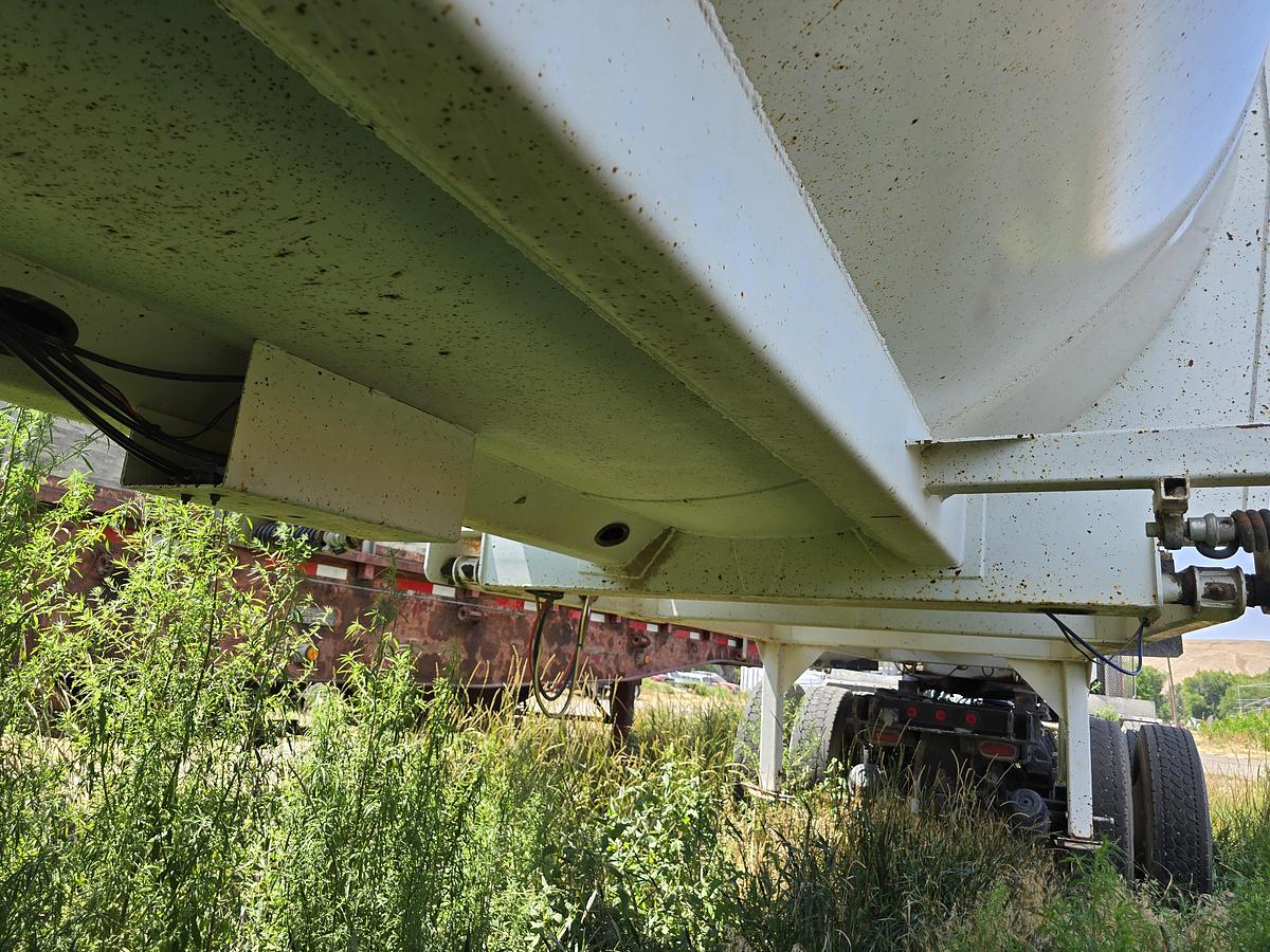 Used 2017 32' Brazos End Dump Trailer