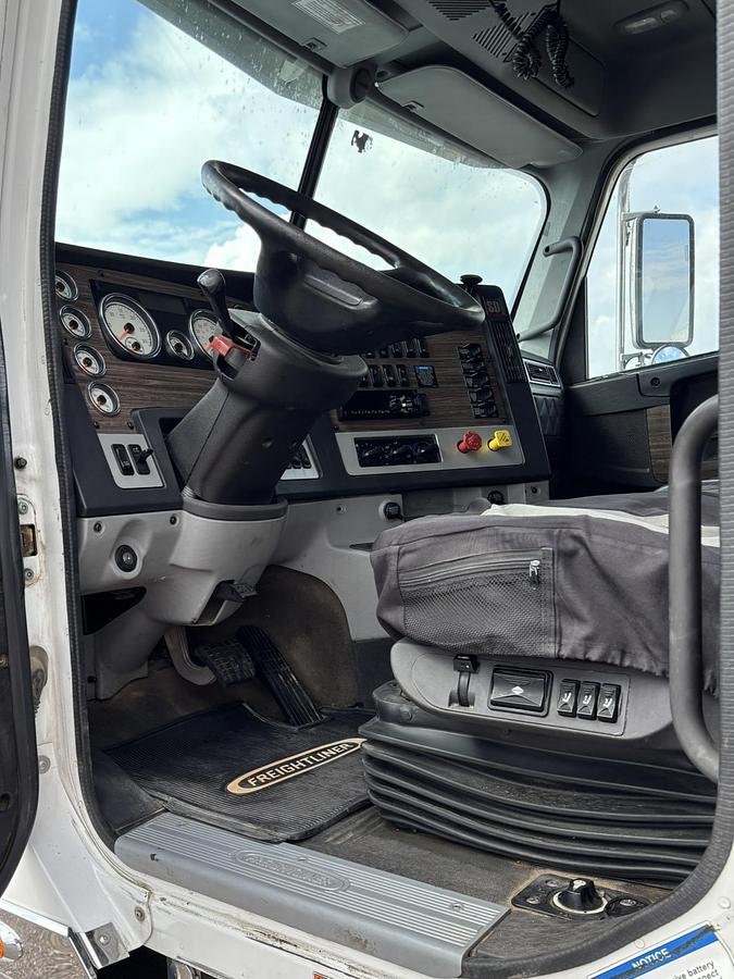Used 2021 Freightliner 122SD Truck w/ 540k mls