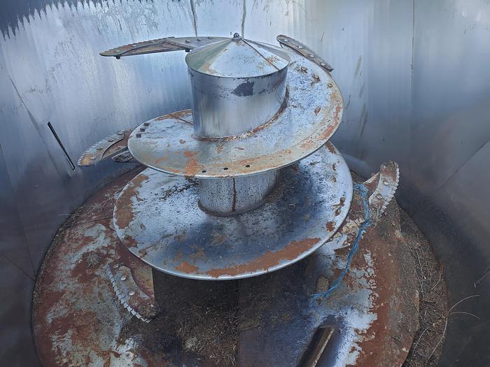 Used Jay-Lor 500 Vertical TMR Mixer