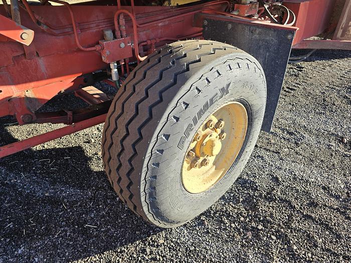 Used New Holland 1085 Balewagon