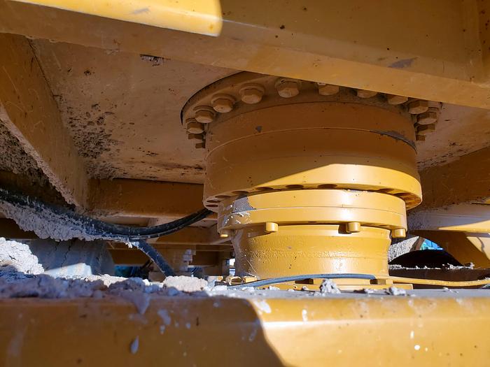 Used 2014 HayBuster CMF-830 Vertical Feed Mixer