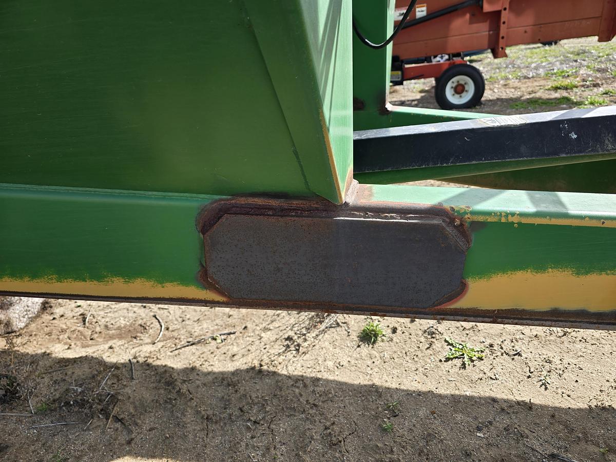 Used J&M 750 Grain Cart