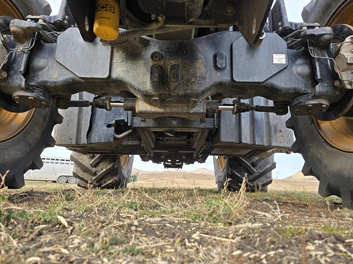 Used 2017 JCB Fastrac 8330 Tractor w/ 3800 hrs