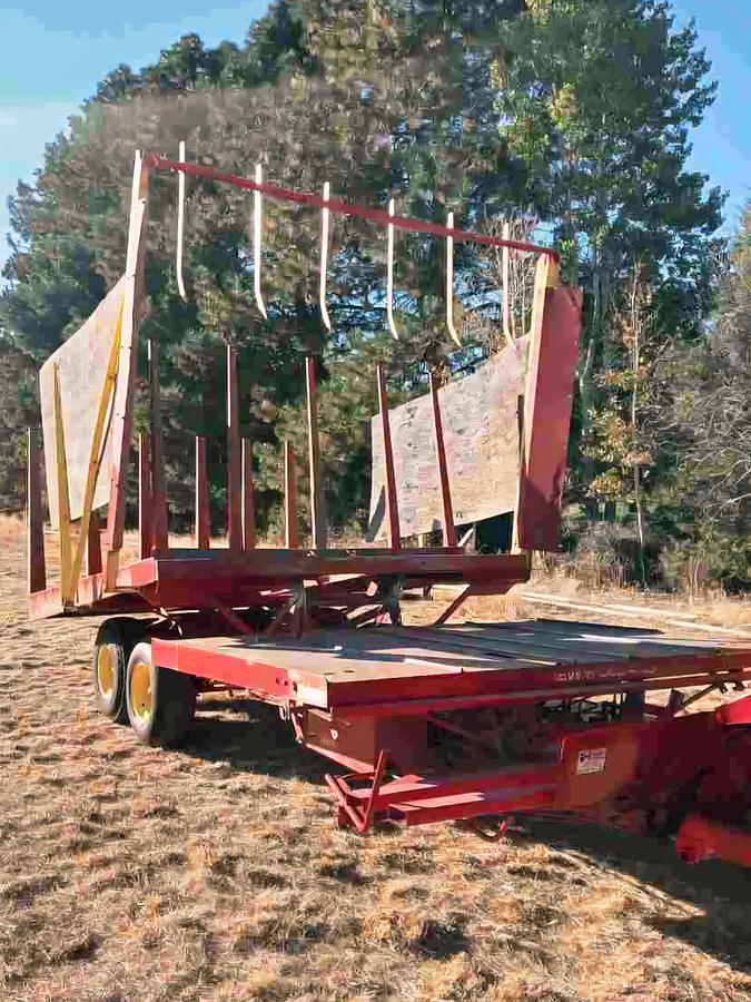 Used New Holland 1033 Balewagon