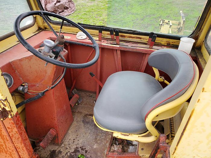 Used New Holland 1048 Balewagon