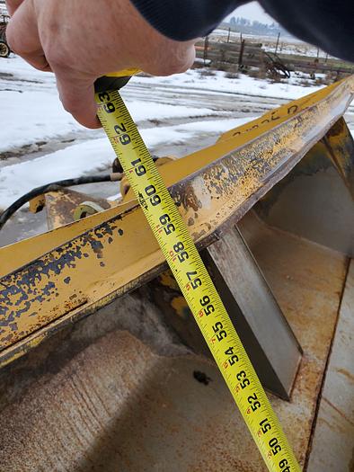 Used Dymax 4 cyd Roll-Out Bucket for Cat Wheel Loader