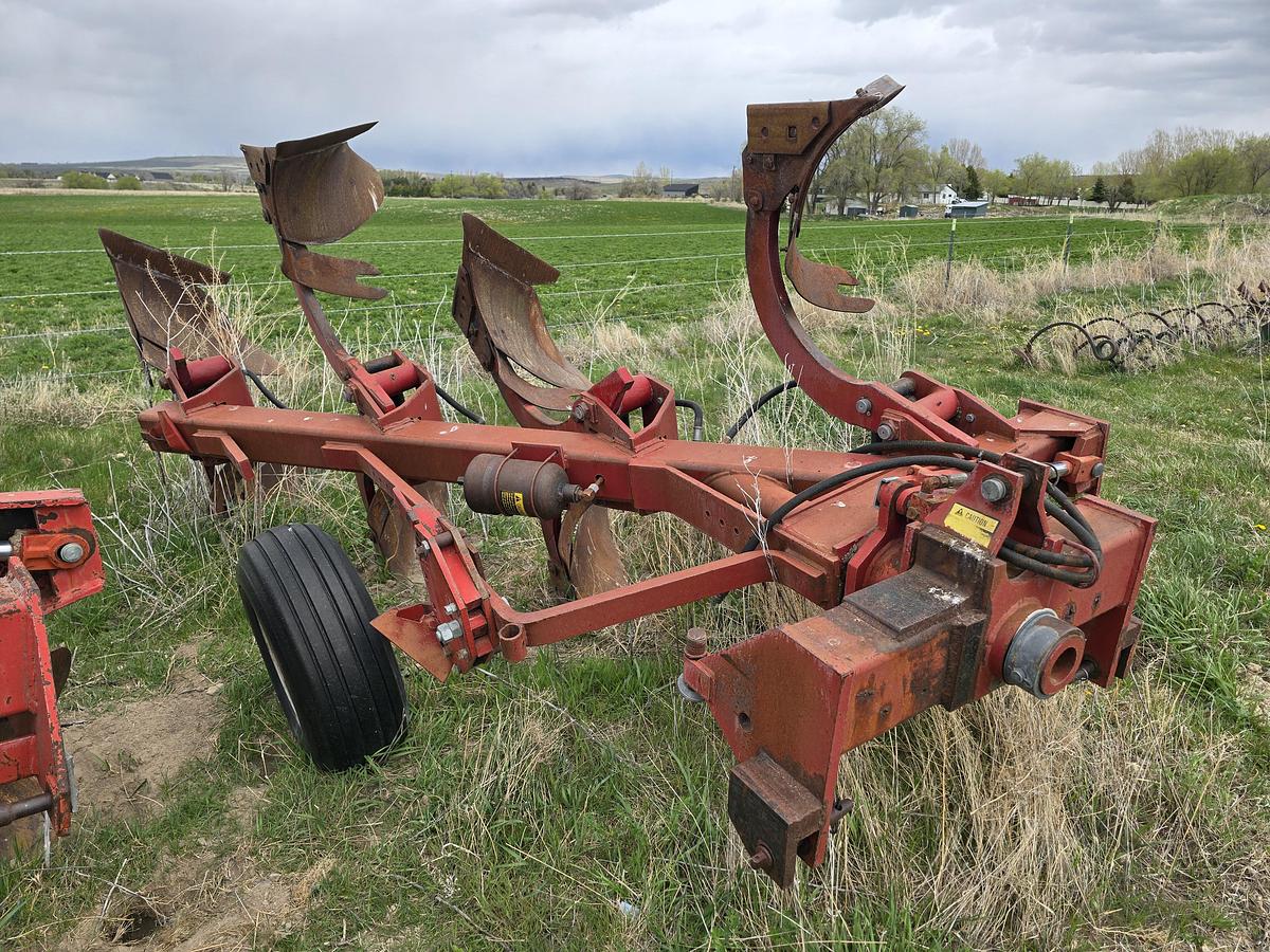 Used Case 145 Plow w/ Hyd Reset - 4 Bottom