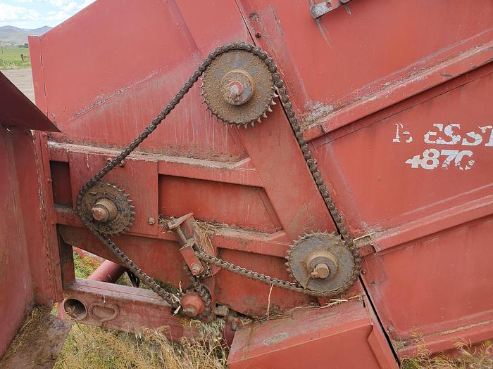 Used Hesston 4870 Bale Feeder / Processor