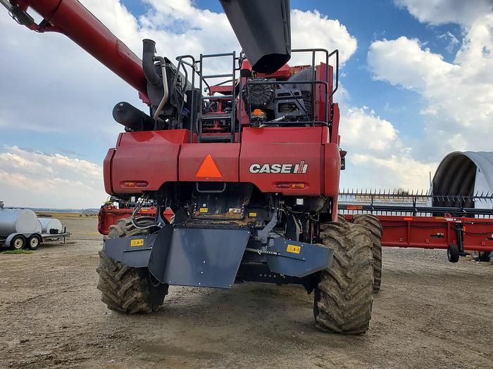 Used 2020 Case IH 9250 Combine w/ 1300 eng hrs