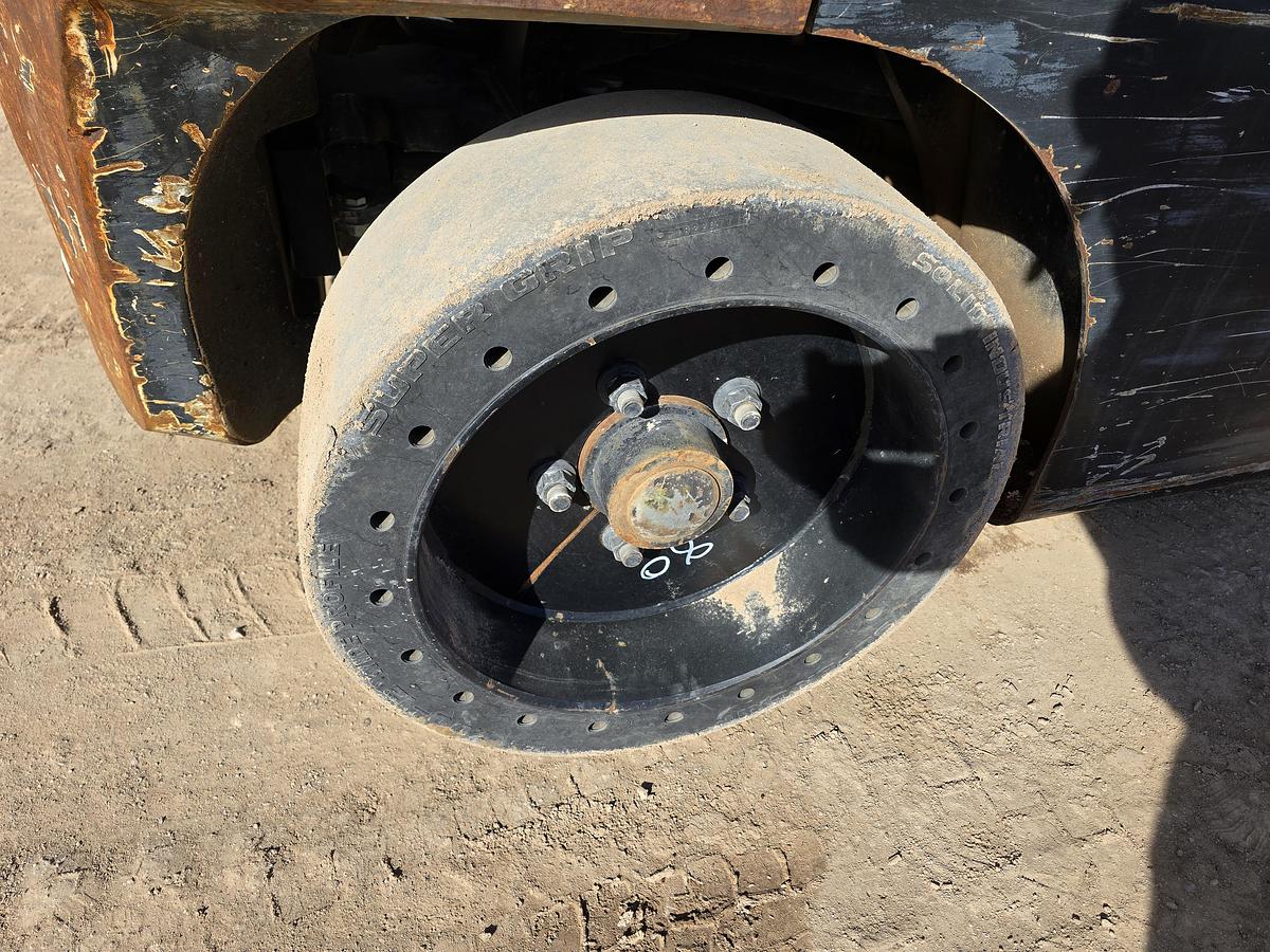 Used 2016 Hyster H80FT Forklift