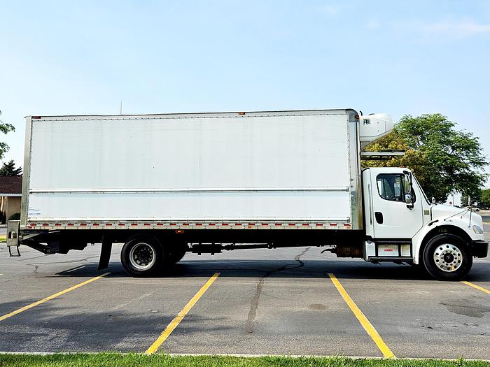Used 2018 26' Freightliner Reefer Truck w/ Liftgate