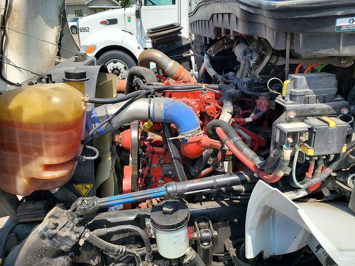 Used 2019 26' International Box Truck w/ Liftgate