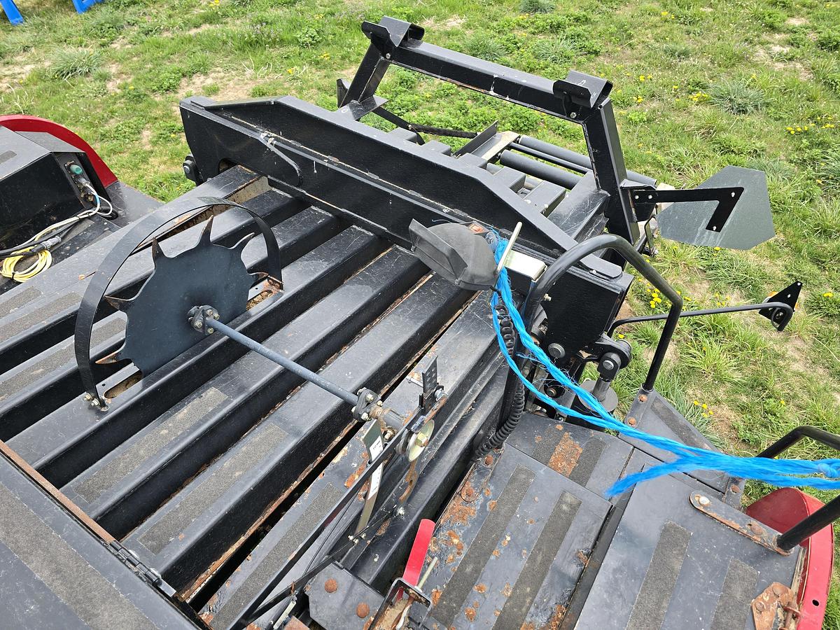 Used 2012 New Holland BB9080 3x4 Baler ** Only 10k Bales **