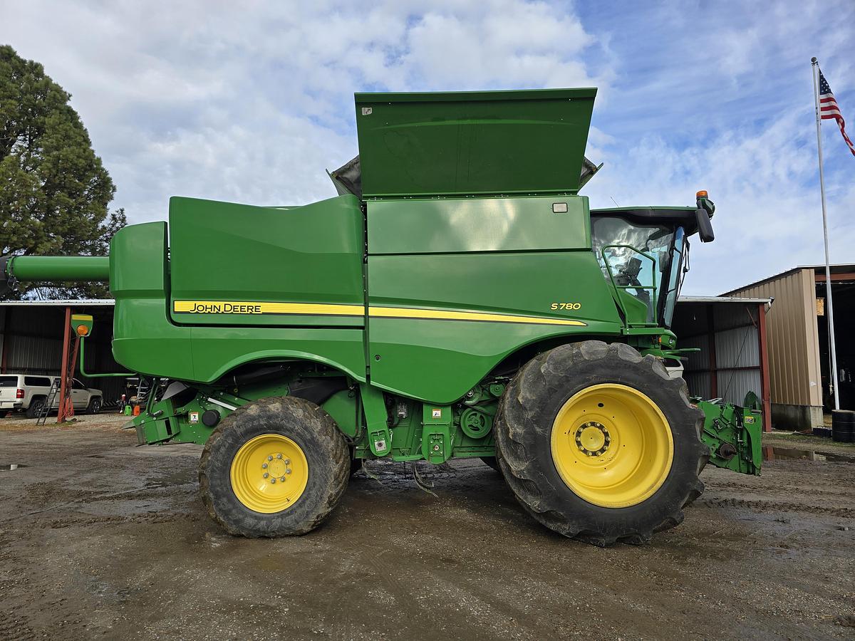 Used 2018 John Deere S780 Combine