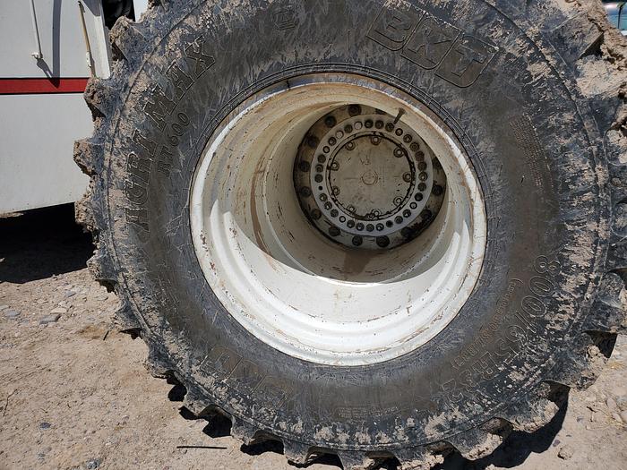 Used Big Bud 525/50 Tractor + 25 cyd Scraper w/ GPS