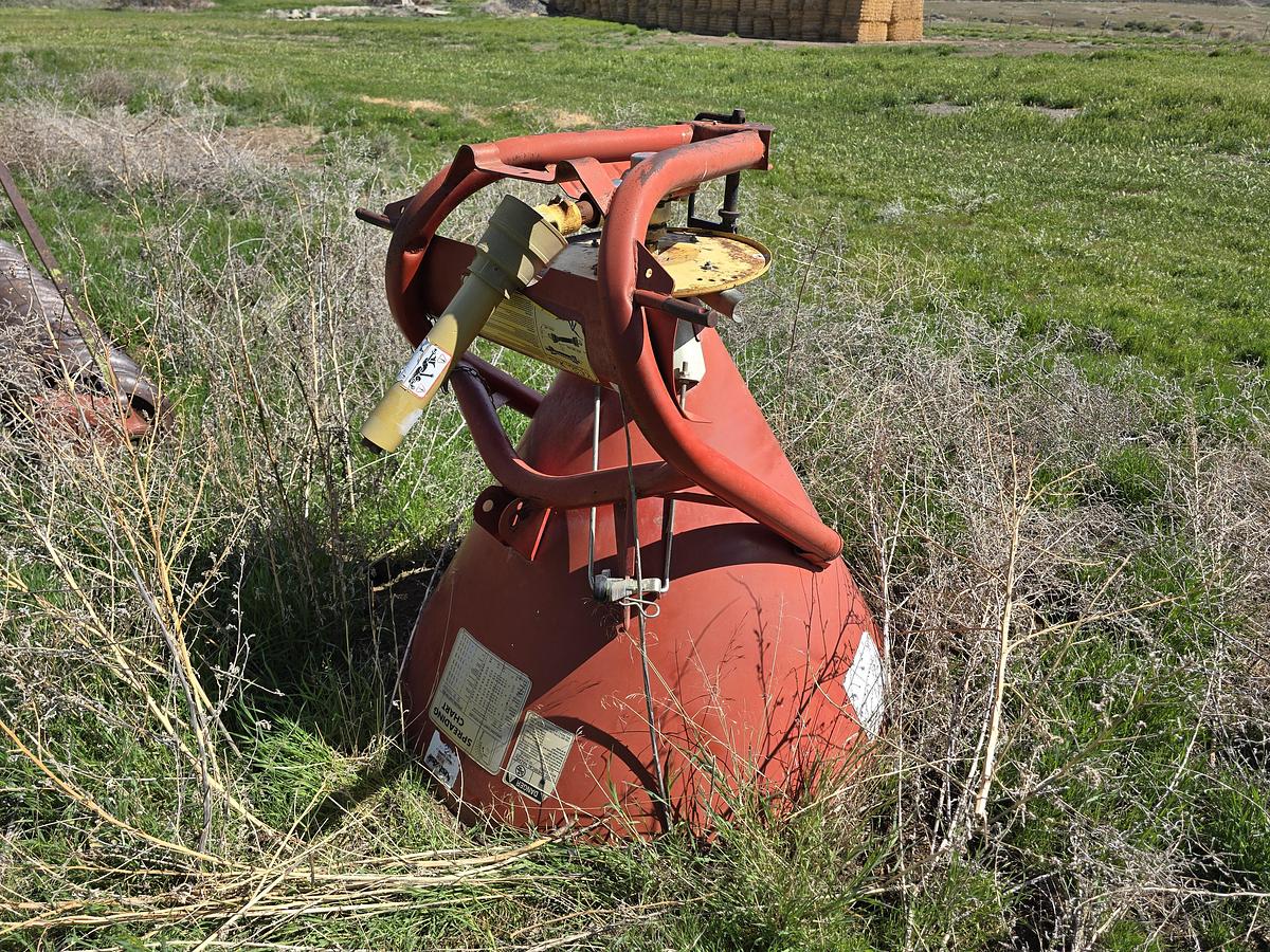 Used 3pt Fertilizer Spreader