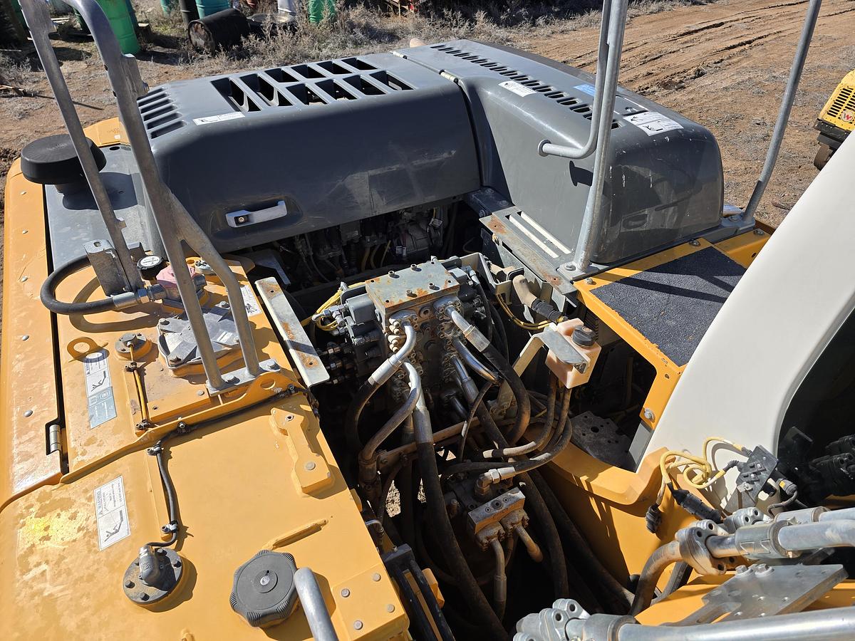 Used 2019 Liebherr R924 LC Excavator
