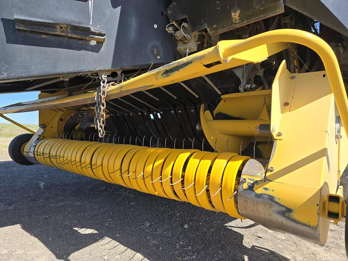 Used ** Going to Auction ** 2006 New Holland BB960A Baler - 3x4